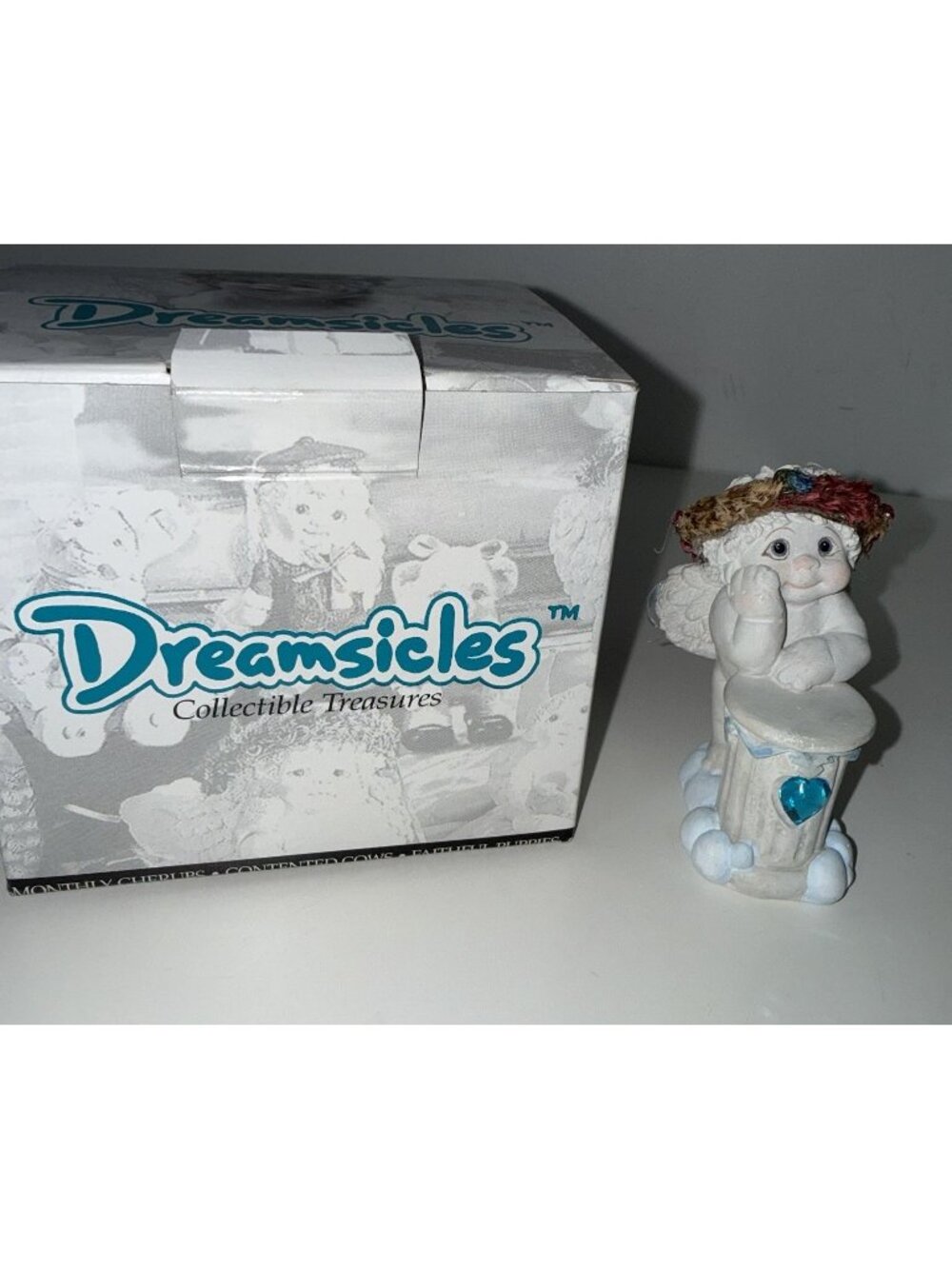 VINTAGE Dreamsicles Aquamarine Angel Cherub Figurine '96 DC436  March Birthstone